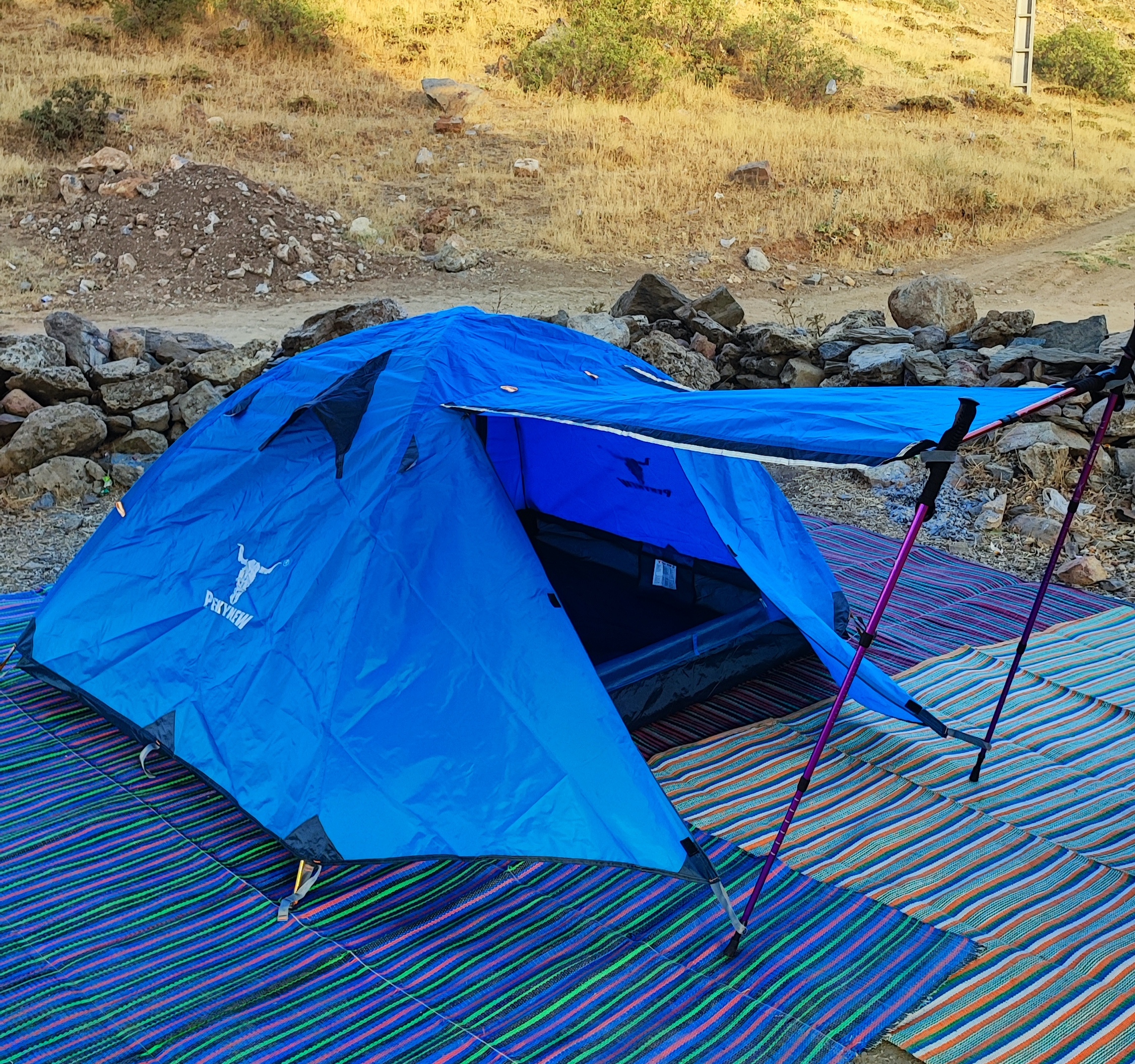 چادر کوهنوردی3_4 نفره کله گاوی اورجینال C2006 PEKYNEW