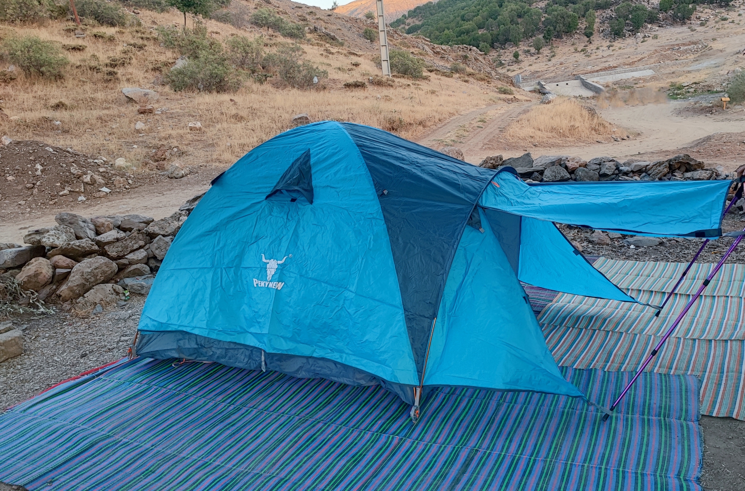 چادر کوهنوردی3_4 نفره کله گاوی اورجینال PEKYNEW C2004